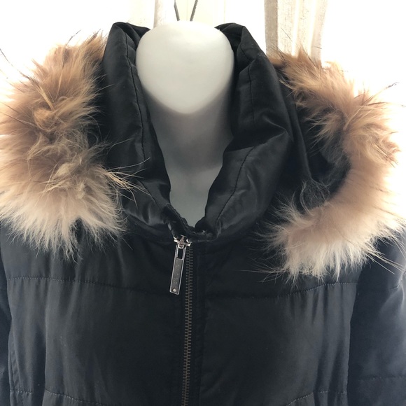 Chinese Laundry Jackets & Blazers - Laundry women’s puffer jacket and fur collar